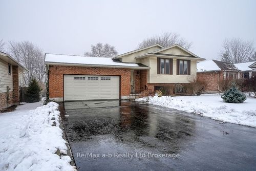 273 Whiting St, Ingersoll, ON, N5C3B7 | Card Image