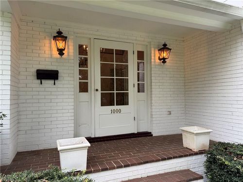 1000 Englewood Dr, Winston-Salem, NC, 27106-5619 | Card Image