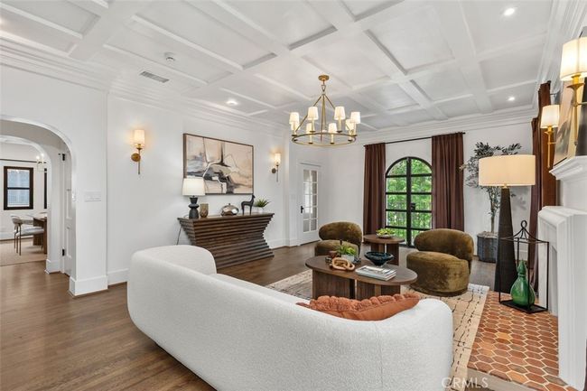 TOP FLOOR LIVING ROOM | Image 27