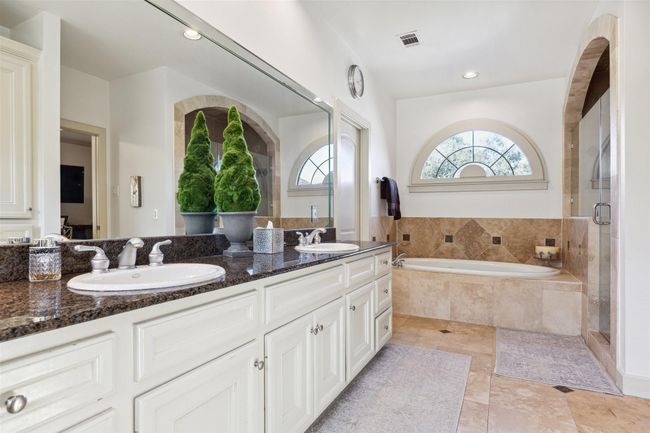 5558 Aspen St, House other with 5 bedrooms, 7 bathrooms and 3 parking in Bellaire TX | Image 19