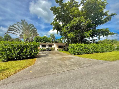125 Ne 150th St, Miami, FL, 33161-2027 | Card Image
