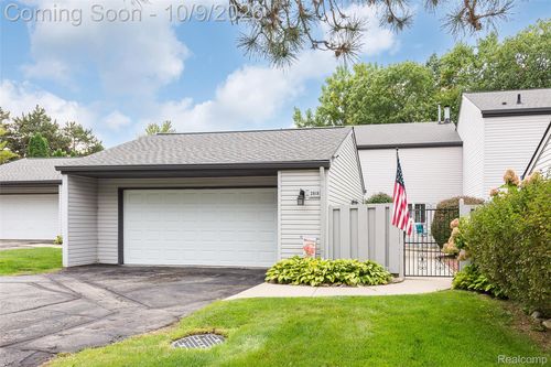 2818 Breckenridge Dr, Brighton, MI, 48114-9474 | Card Image