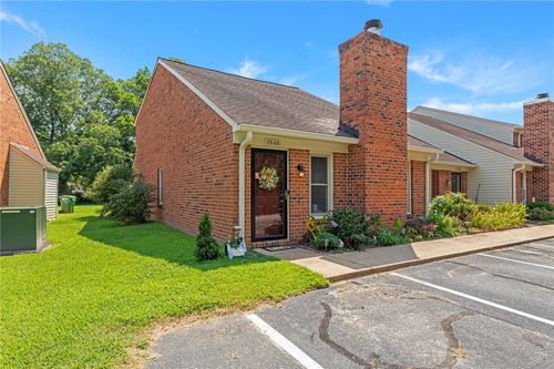 105-7660 The Points Pl, Gloucester Point, VA, 23062-2420 | Card Image