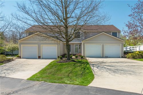 106 Maria Drive, Bedford, OH, 44146 | Card Image