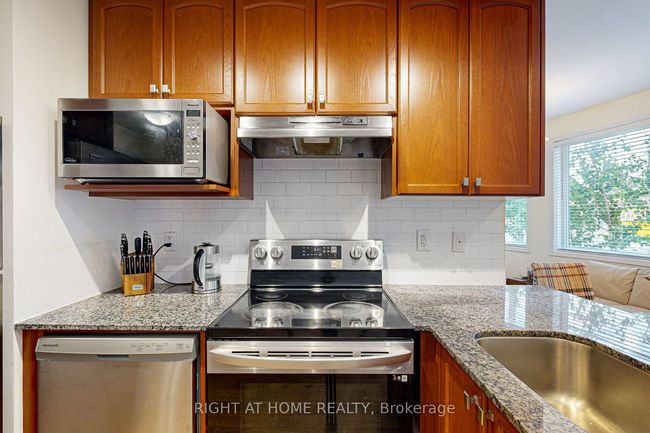 12 - 1972 Victoria Park Ave, House attached with 3 bedrooms, 2 bathrooms and null parking in North York ON | Image 9