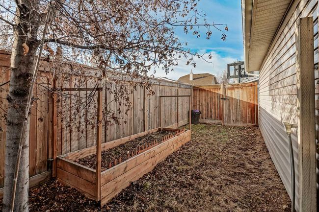 260 Chaparral Ridge Cir Se, House other with 4 bedrooms, 4 bathrooms and 2 parking in Calgary AB | Image 44
