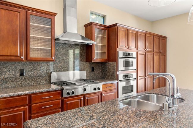 17 Morninglow Pass, House other with 4 bedrooms, 4 bathrooms and null parking in Henderson NV | Image 19