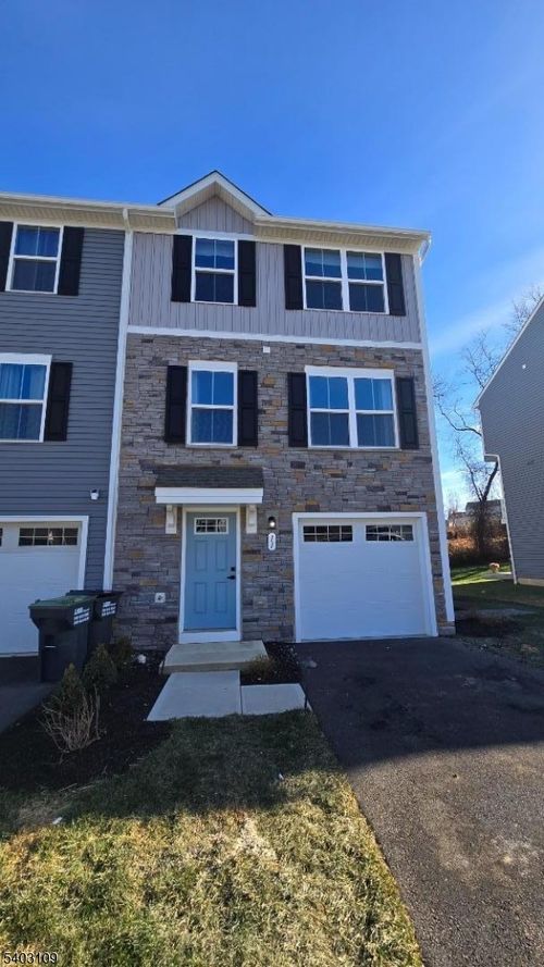 11 Limestone Blvd, Washington, NJ, 07882-2517 | Card Image