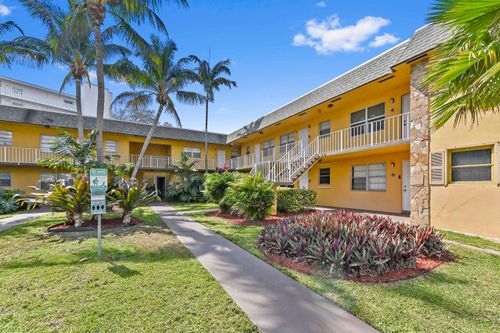 102-240 Croton Ave, Lantana, FL, 33462-2976 | Card Image