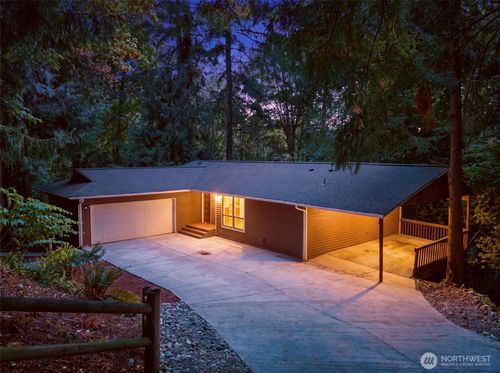25529 Se 159th St, Issaquah, WA, 98027-8249 | Card Image