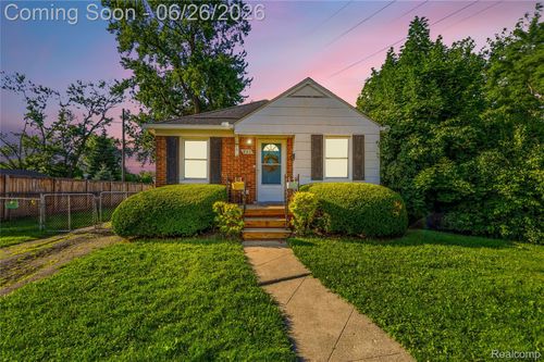 853 Wordsworth St, Ferndale, MI, 48220-2554 | Card Image