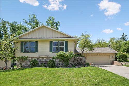 5201 Broadlawn Dr Se, Cedar Rapids, IA, 52403-3212 | Card Image
