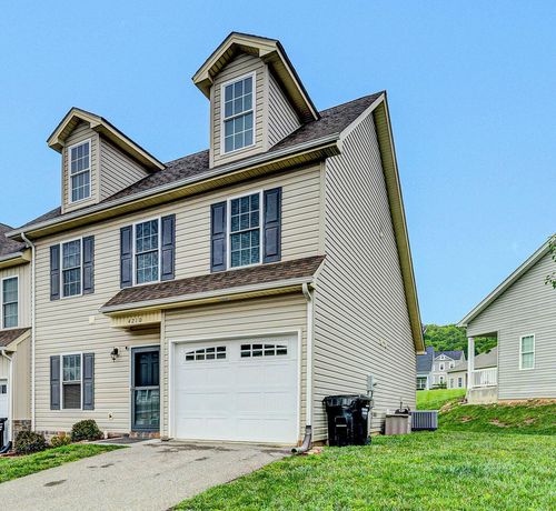 4210 Hannah Belle Way, Roanoke, VA, 24018-1133 | Card Image