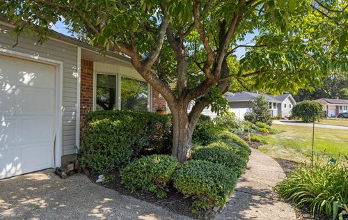 16 Heron Ln, Commack, NY, 11725-4906 | Card Image