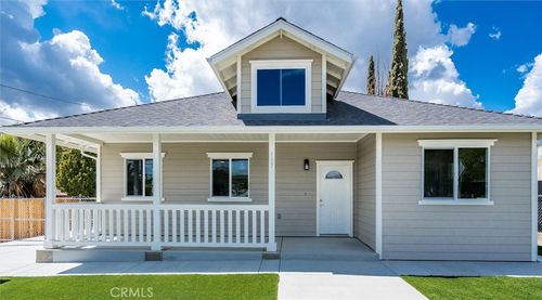 107 N Poe St, Lake Elsinore, CA, 92530-3627 | Card Image