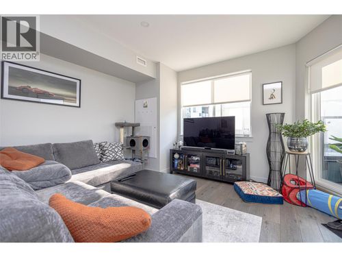 306-3630 Mission Springs Dr, Kelowna, BC, V1W0B2 | Card Image