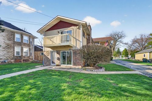 445 W Chestnut Street, Burlington, WI, 53105 | Card Image