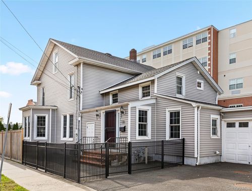 10 Maple Ave, Patchogue, NY, 11772-2848 | Card Image