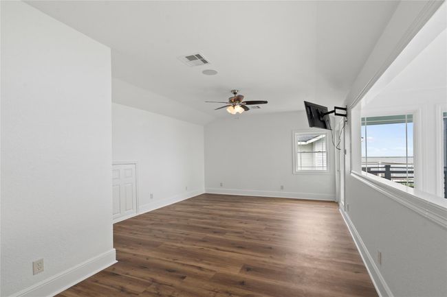 Recent flooring throughout | Image 26