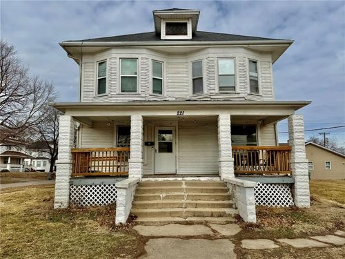 221 W 7th St, Maryville, MO, 64468-1528 | Card Image