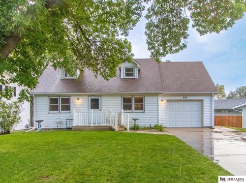 466 Locust St, Milford, NE, 68405-9602 | Card Image