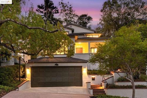 29 Cambridge Way, Piedmont, CA, 94611-4320 | Card Image