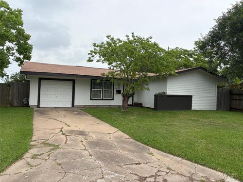 26 Lyncrest Dr, Galveston, TX, 77550-3215 | Card Image