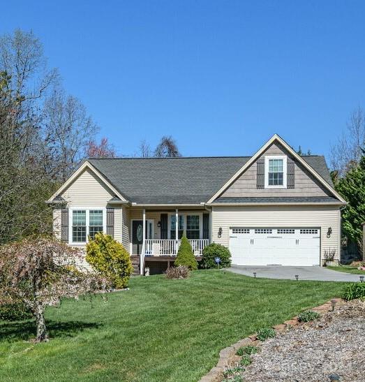 Springs Dr, Hendersonville, NC 28791