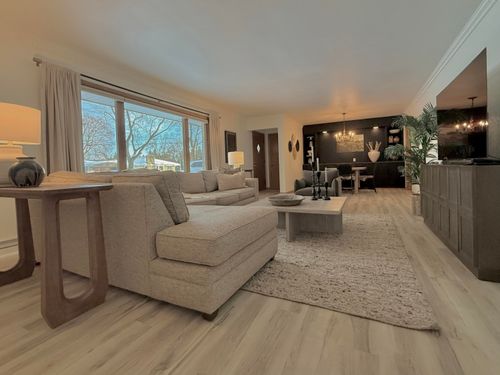 3121 N 105th St, Wauwatosa, WI, 53222-3325 | Card Image