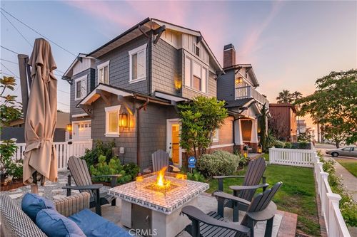 202 Avenue H, Redondo Beach, CA, 90277-5268 | Card Image
