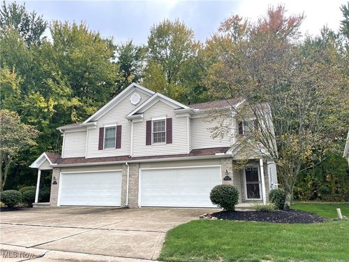 9047 Arden Dr, Mentor, OH, 44060-2135 | Card Image