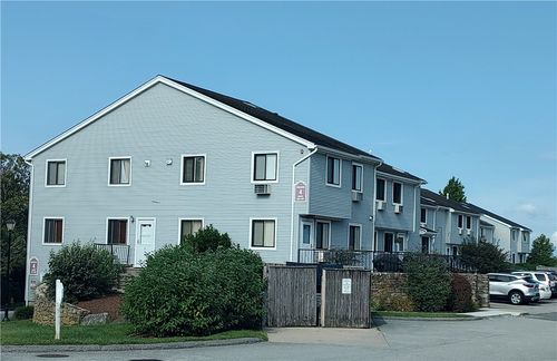 417-66 Girard Ave, Newport, RI, 02840-1155 | Card Image