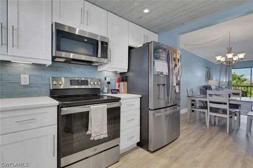 508-2121 Collier Ave, FORT MYERS, FL, 33901-8136 | Card Image