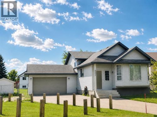 8921 65 Avenue, Grande Prairie, AB, T8W2K4 | Card Image