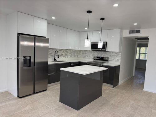 1039-1039 Newport H, Deerfield Beach, FL, 33442 | Card Image