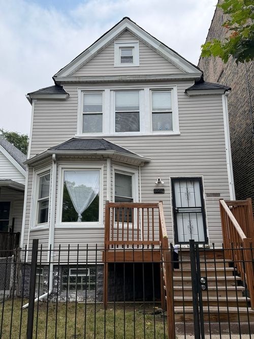 7009 S Perry Ave, Chicago, IL, 60621-3609 | Card Image