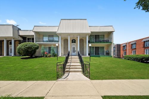 apt-d-9818 S Karlov Ave, Oak Lawn, IL, 60453-3459 | Card Image