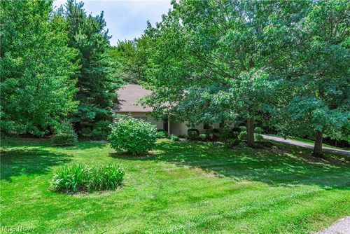 111 Cliffside Dr, Wakeman, OH, 44889-8332 | Card Image