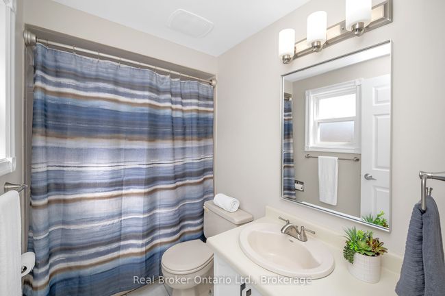 2013 Windy Oaks Dr, House other with 5 bedrooms, 4 bathrooms and 4 parking in Burlington ON | Image 19