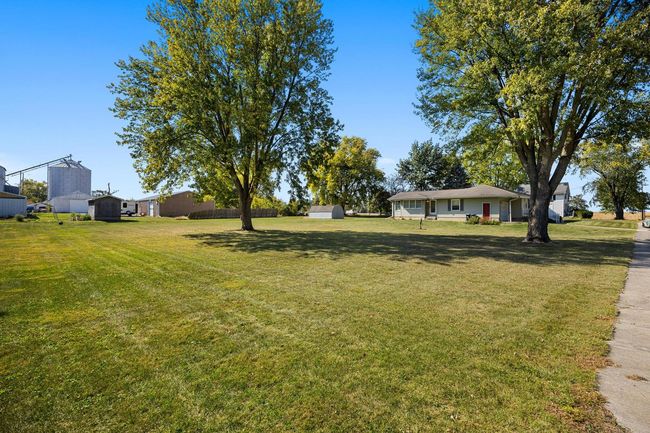 107 E Hickory St, House other with 2 bedrooms, 1 bathrooms and 2 parking in Chatsworth IL | Image 37