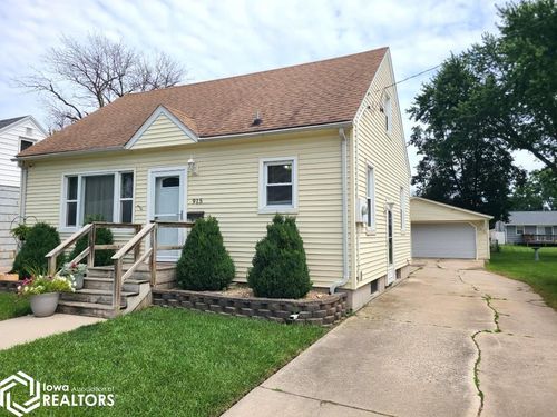 915 N Polk Ave, Mason City, IA, 50401-1827 | Card Image