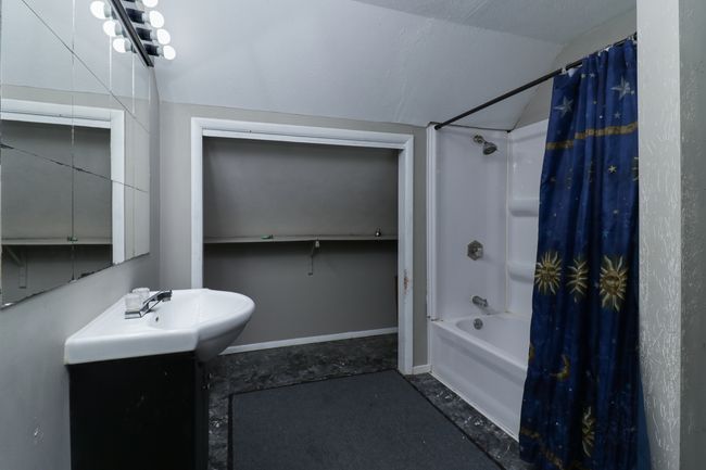 201 E Boundary St, House other with 4 bedrooms, 2 bathrooms and 2 parking in Stanford IL | Image 19