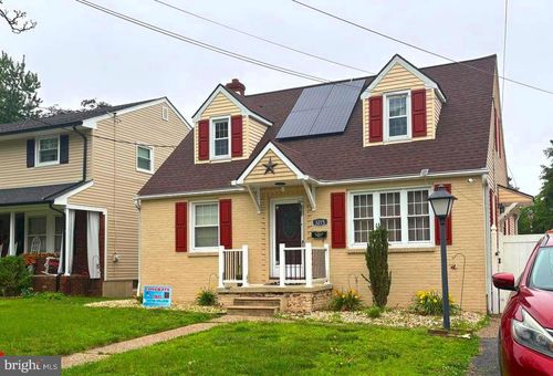 3215 Cooper Ave, PENNSAUKEN, NJ, 08109-3027 | Card Image