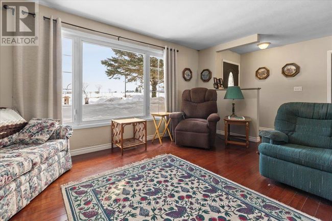 392158 Grey Rd 109, House other with 3 bedrooms, 1 bathrooms and 7 parking in Holstein ON | Image 11