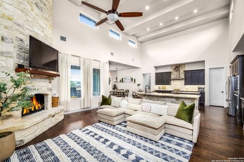 625 Haven Point Loop, New Braunfels, TX, 78132-4336 | Card Image