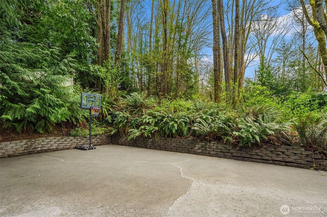 8475 Se 45 Th St, House other with 4 bedrooms, 3 bathrooms and 2 parking in Mercer Island WA | Image 29