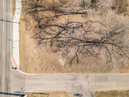 11225 E Us Highway 24, Independence, MO, 64054-1513 | Card Image