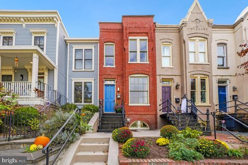 323 D St Se, WASHINGTON, DC, 20003-2025 | Card Image