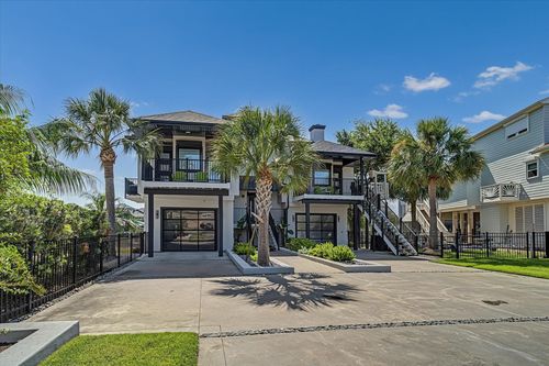 1047 & 1027 Long Reach Dr, Tiki Island, TX, 77554-6163 | Card Image