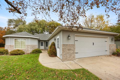1025 Diamond Willow Cir, Waite Park, MN, 56387-2027 | Card Image